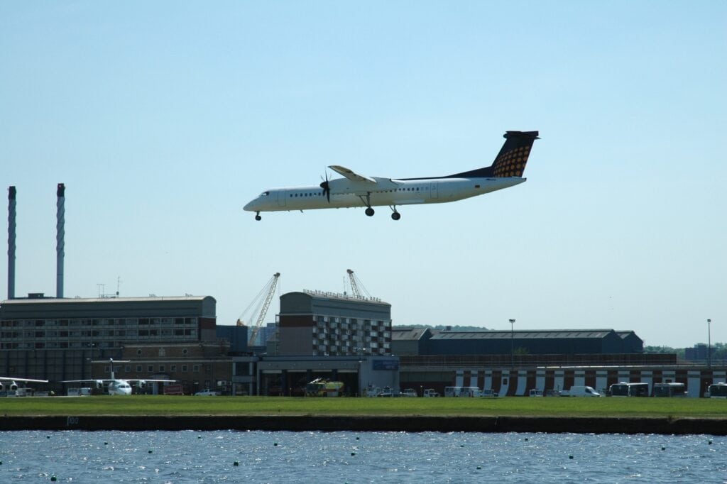 A plane descending to London City Airport runway
